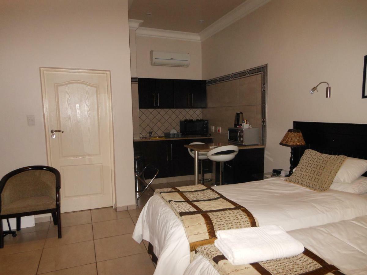 Goodey'S Guesthouse Pretoria-Noord Εξωτερικό φωτογραφία